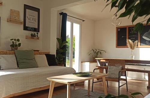 Montevrain Villa | La Tanière aux Loups