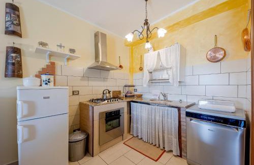 Perinaldo House | LA TAVERNA tra gli ulivi