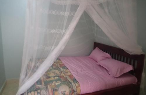 Nakaseke Hotel | La-Tereza Guest House Busia