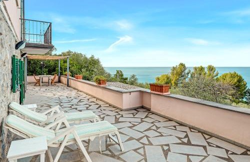 Pugliola Apartment | La terrazza sul mare Private parking AC Big terrace