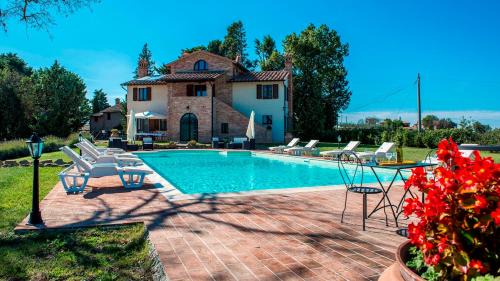 Castiglione del Lago Villa | LA TORRE DEI FAGIANI 8&2 Emma Villas