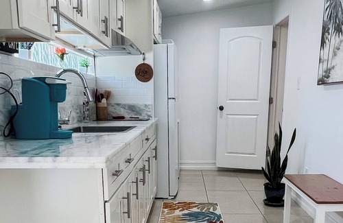 Pinecrest West Park Apartment | La Tropical - private 1 bedroom apartment w/patio