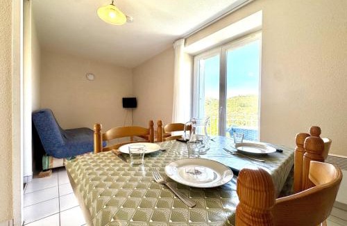 Meyras Apartment | La Vallée Appartement 35 - Thermes Neyras les Bains