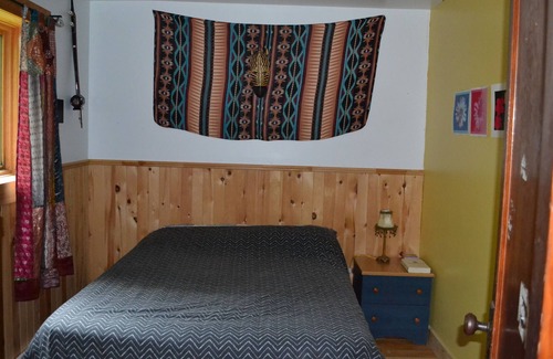 Saint-Etienne-De-Bolto Cottage | La vallée magique, grande maison familiale et rustique avec sauna.