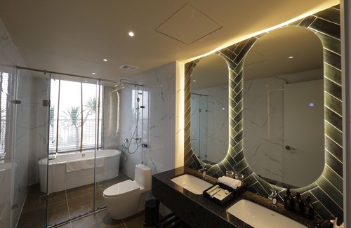 Huong Thuy Hotel | La Vela Hue Hotel