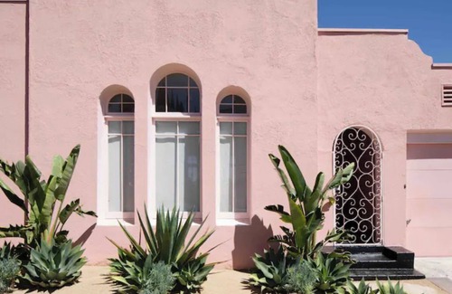 Sunset Junction Apartment | La Vie en Rose 1300 sqft Penthouse-VIEWS for days!-Book 31 nights to remove tax!