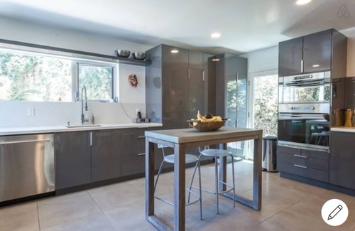 Sunset Park House | La vie en Rose Venice