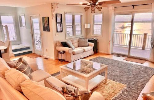 Chincoteague House | La Vie - Waterfront, boat dock & Pool!