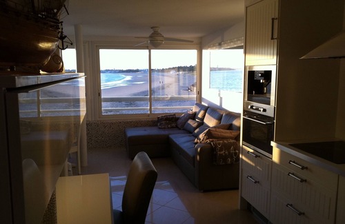 Saint-Georges-de-Didonne Apartment | LA VIGIE - APART ON THE BEACH, FEET IN THE WATER - EXCEPTIONAL SEA VIEW