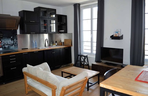 Saint-Regnobert-de-la-Cote-de-Nacre Apartment | La Vigie - 30 m de la Mer, Petite vue mer