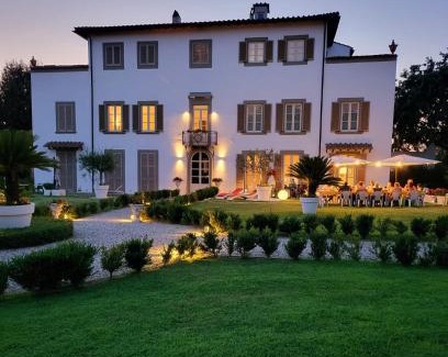 Livorno Apartment | LA VILLA APARTMENTS - Convenient for Sardinia and Corsica - 4-5 beds -Private Parking included with Camera
