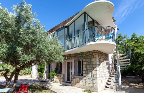 Cadereau Villa | La Villa Capuccine, Centre, Private parking lot, Garden