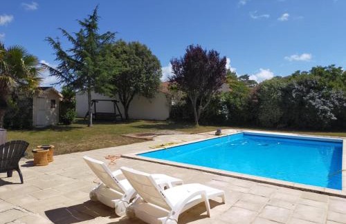 Jard-sur-Mer Villa | La Villa du Payré, proche mer et piscine chauffée