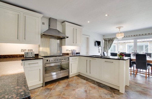 Ovingdean House | La Villa - Four Bedroom House, Sleeps 8