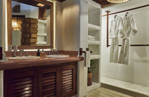Ixtapa - Zihuatanejo Hotel | La Villa Luz Adults Only