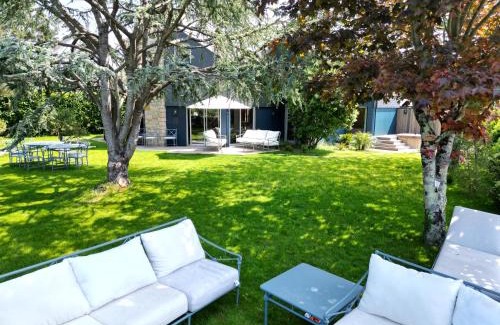 Vannes Villa | La villa M Vannes, villa les pieds dans l'eau sur le port, avec grand jacuzzi