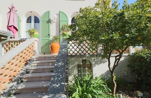 Vence House | LA Villa Roseraie , Hotel Familial Ouvert Toute L Annee. Animaux Acceptes