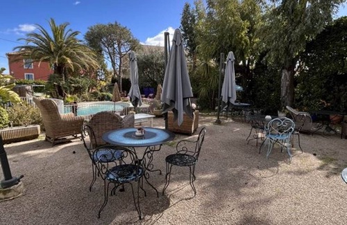 Vence House | LA Villa Roseraie , Hotel Familial Ouvert Toute L Annee Animaux Acceptes