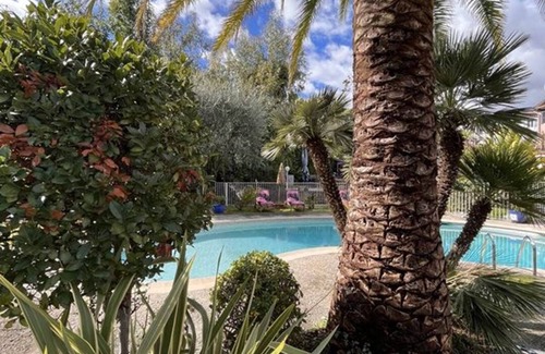 Vence House | LA Villa Roseraie , Hotel Familial Ouvert Toute L Annee Animaux Acceptes