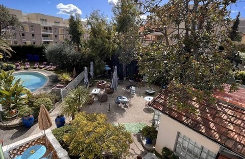 Vence House | LA Villa Roseraie , Hotel Familial Ouvert Toute L Annee Animaux Acceptes