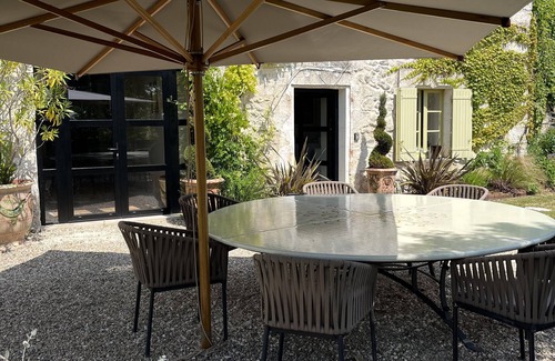 Gout-Rossignol House | La Villa Rossignol promet une escapade tranquille au milieu de la nature