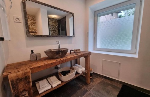 Saint-Chamond Bed & Breakfast | La Voûte du Pilat: cosy, natural rooms, SPA and massages near Lyon