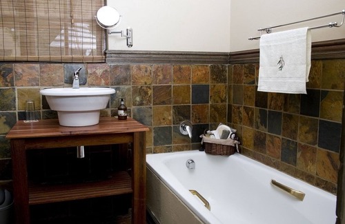 Lanseria House | La Vue Guest Lodge and Function Venue