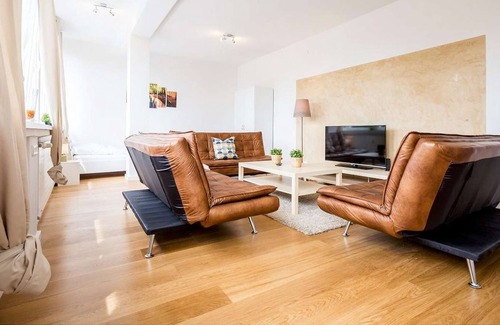 Langenfeld Apartment | LA02 4 room apartment in a quiet location with free W-LAN in Langenfeld
