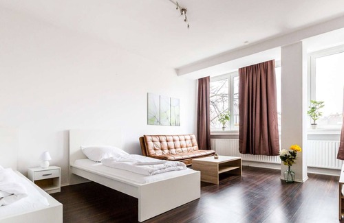 Langenfeld Apartment | LA03 Holiday apartment in a quiet location with a large dining room and free W-LAN in Langenfeld