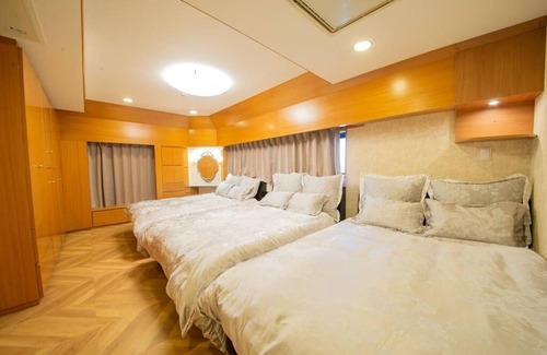 Shinjuku Villa | la3 hotel 新宿三階建て一軒家(屋内エレベーター付き)