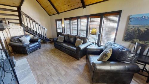 Red River House | LaBelle Cabin - Pet Friendly - Satellite - Close to everything