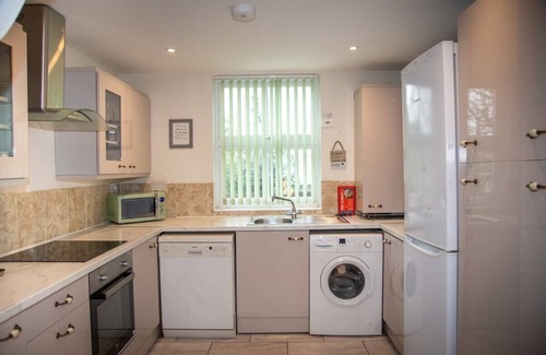 Rochester House | Labode Properties - Rochester Central 3 Bed