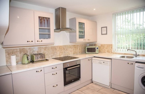Rochester House | Labode Properties - Rochester Central 3 Bed