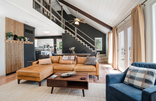 Boyne Falls Ski Chalet | Labor Day Specials! Family FUN! 4 Private Bedrooms, Hot Tub, Game room