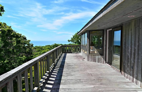 Montauk House | Labor Day weekend is available ! Amazing Ocean Views in Hither Hills