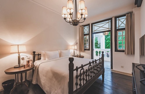 Harbourfront Hotel | Labrador Villa