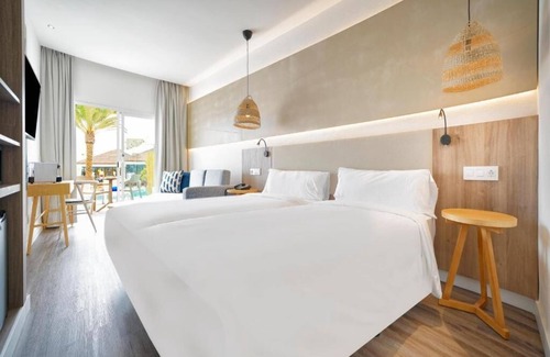 Bahia Calma Hotel | LABRANDA Hotel Golden Beach - Adults Only