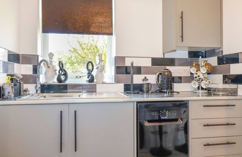 Tintagel Cottage | Laburnham Bungalow