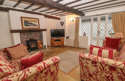 Castleton House | Laburnum Cottage