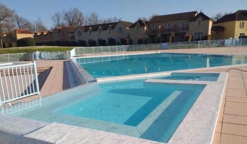 Monflanquin House | Lac Mondésir the little house and its Bastide