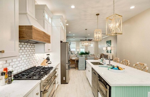 Galveston House | Lady Galvez
