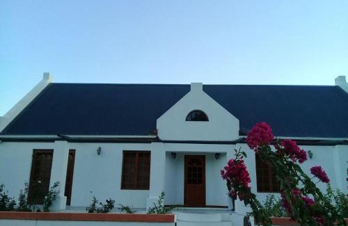 McGregor House | Lady Grey Walk Mcgregor Cottage