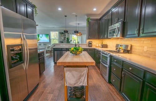 North Charleston House | Lady Liberty: Park Circle Charm + Modern Home!