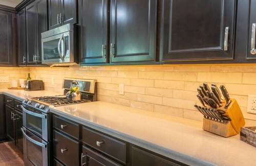 North Charleston House | Lady Liberty: Park Circle Charm + Modern Home!
