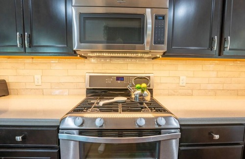 North Charleston House | Lady Liberty: Park Circle Charm + Modern Home!