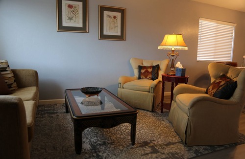 Tucson House | Lady T’s Serenity Getaway near TUS airport. Spacious 4Be home in charming Tucson