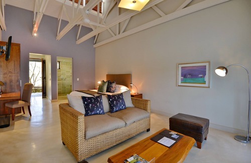 Klapmuts Hotel | Ladybird Boutique Hotel