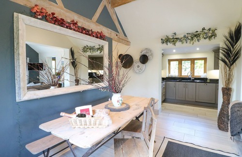 Newton Grange Cottage | LADYCROFT BARN, family friendly, with a garden in Ashbourne