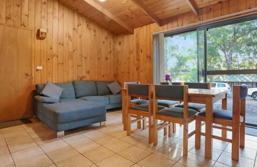 Bournda Cabin | Lagan Woodbine Park in Bournda