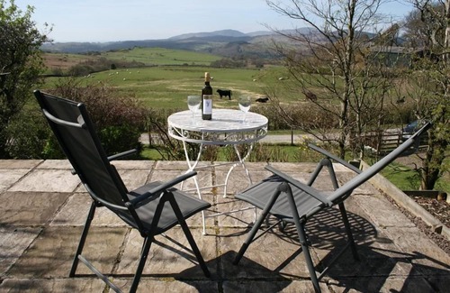Castle Douglas Cottage | Laghead Cottage - a cottage that sleeps 6 guests in 3 bedrooms